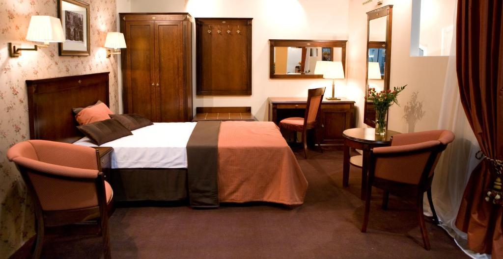 Hotel Kasyno Ярочин Стая снимка